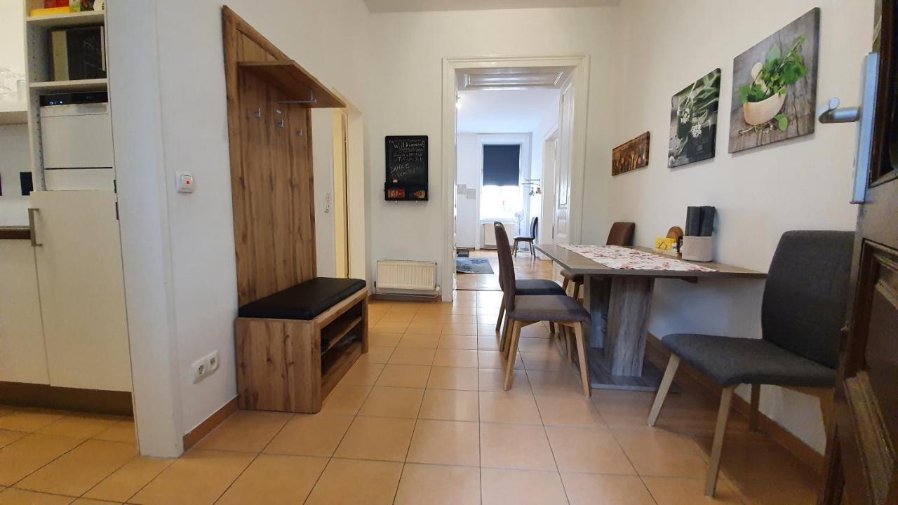 Gorgeous Viennese Apartment 10 Min To City Center Luaran gambar