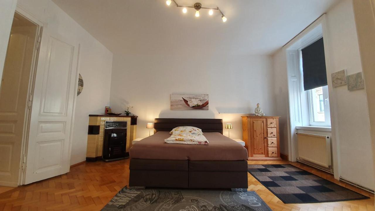 Gorgeous Viennese Apartment 10 Min To City Center Luaran gambar