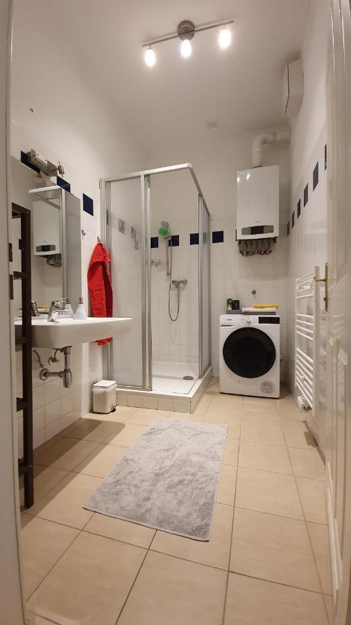 Gorgeous Viennese Apartment 10 Min To City Center Luaran gambar