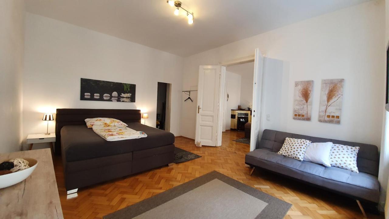 Gorgeous Viennese Apartment 10 Min To City Center Luaran gambar